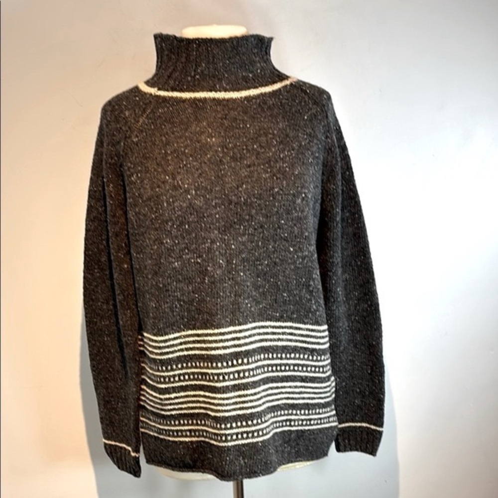 Celtic &Co.Gray and Cream funnel Neck Sweater with Textured Stripes size M NWT